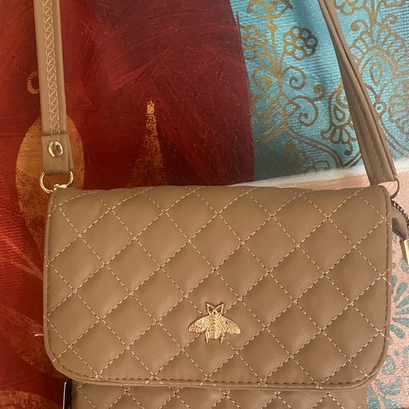SOLD❌Calista BEE❌ 🐝 -UTIFUL Quilted Crossbody Shoulder Bag Purse - Picture 11 of 12